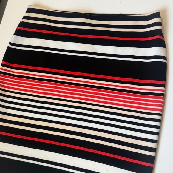 Ann Taylor striped multicolor pencil skirt ❤️ - Picture 6 of 6